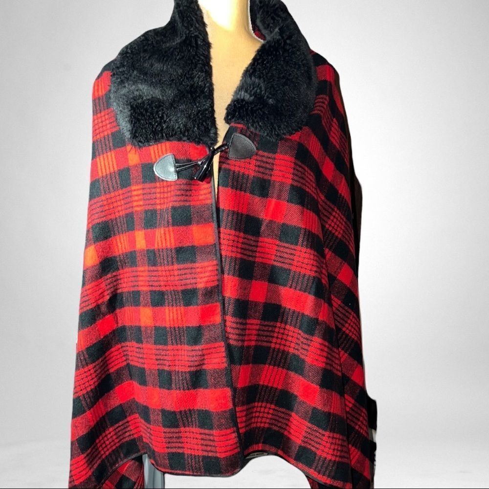 Red and black plaid wrap with faux fur collar! Nwot